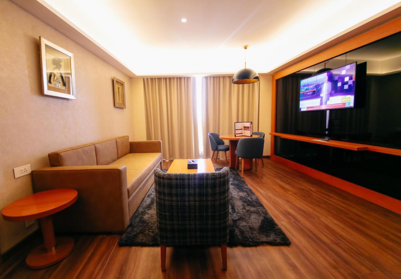 Bravia Hotel Niamey Exterior photo