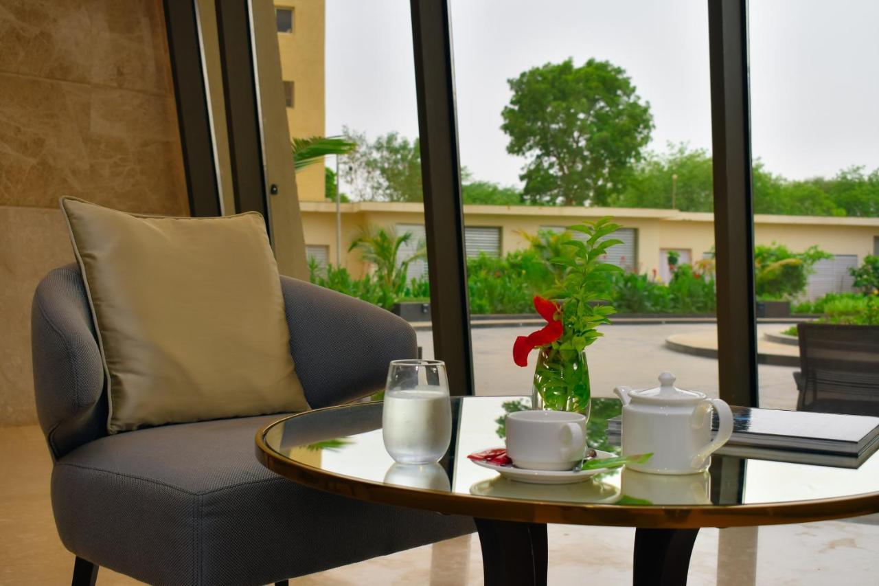 Bravia Hotel Niamey Exterior photo